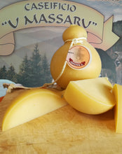 Afbeelding in Gallery-weergave laden, Caciocavallo Calabrese semistagionato - Sapuri Calabrisi
